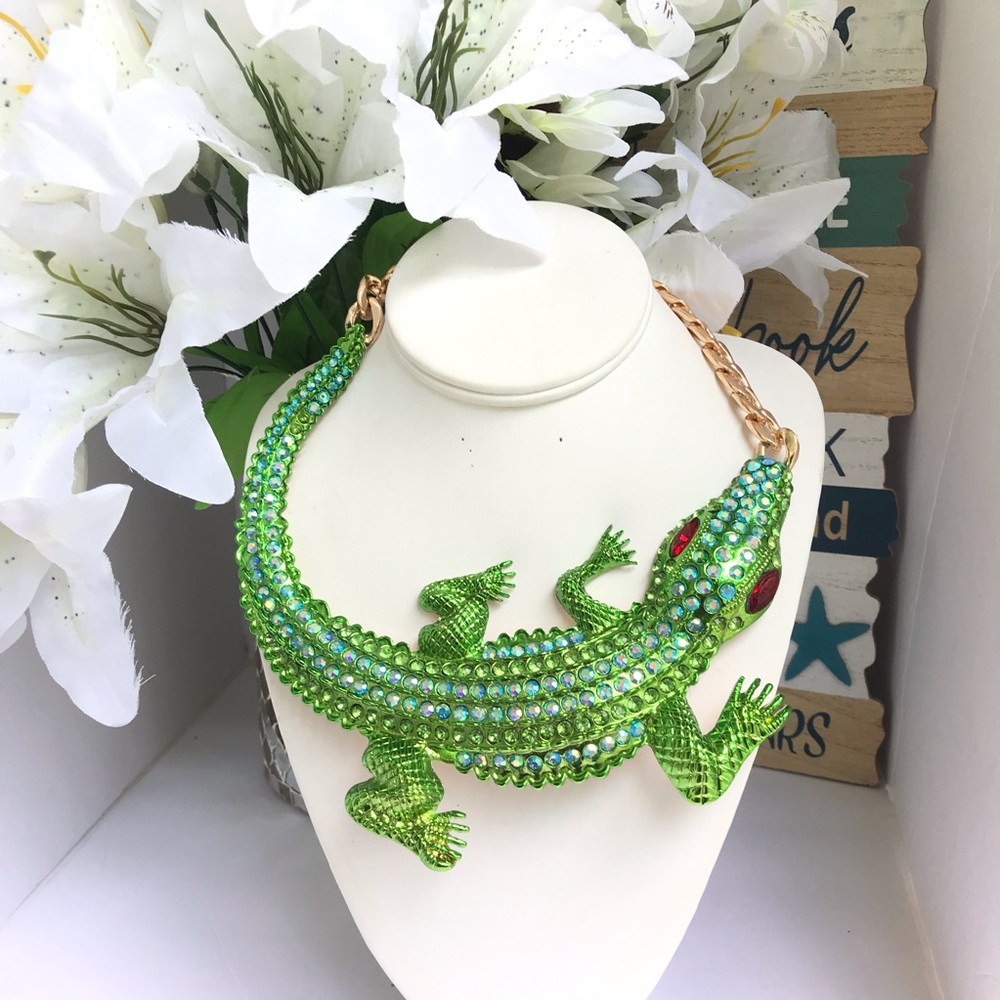 STATEMENT NECKLACE - Picture 11 of 15